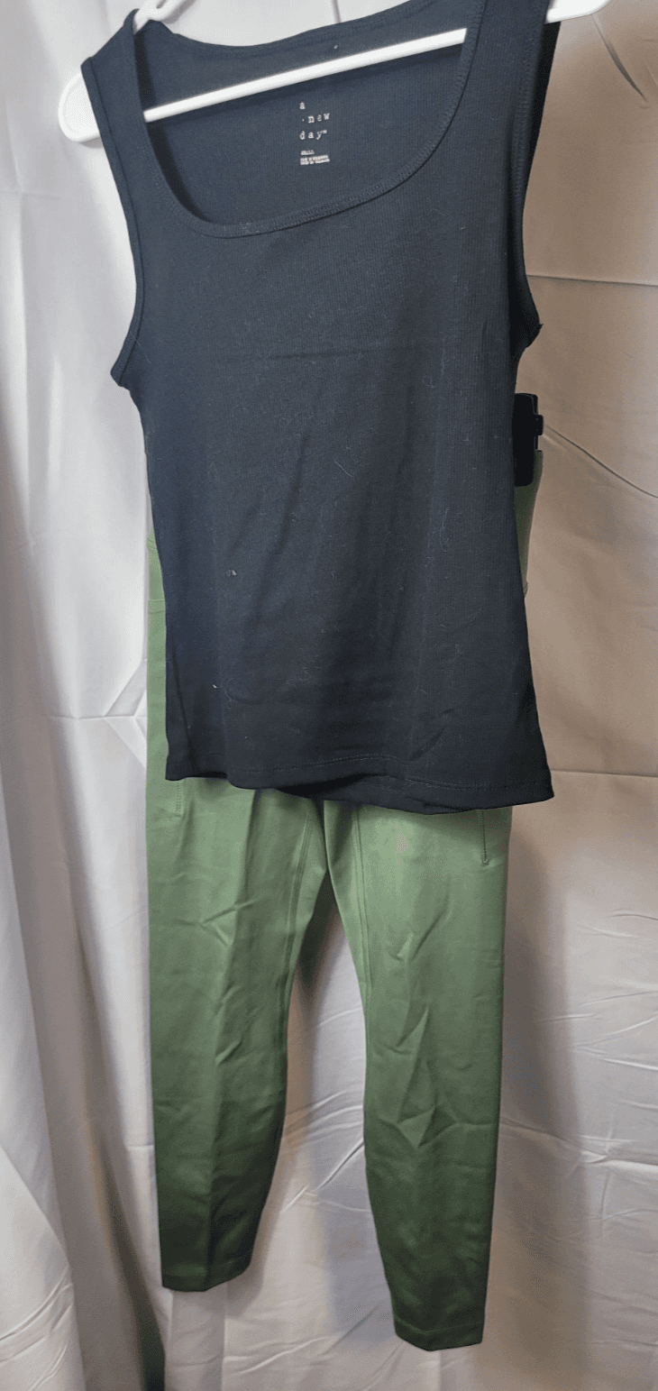 Womens small workout outfit - Thumbnail 3
