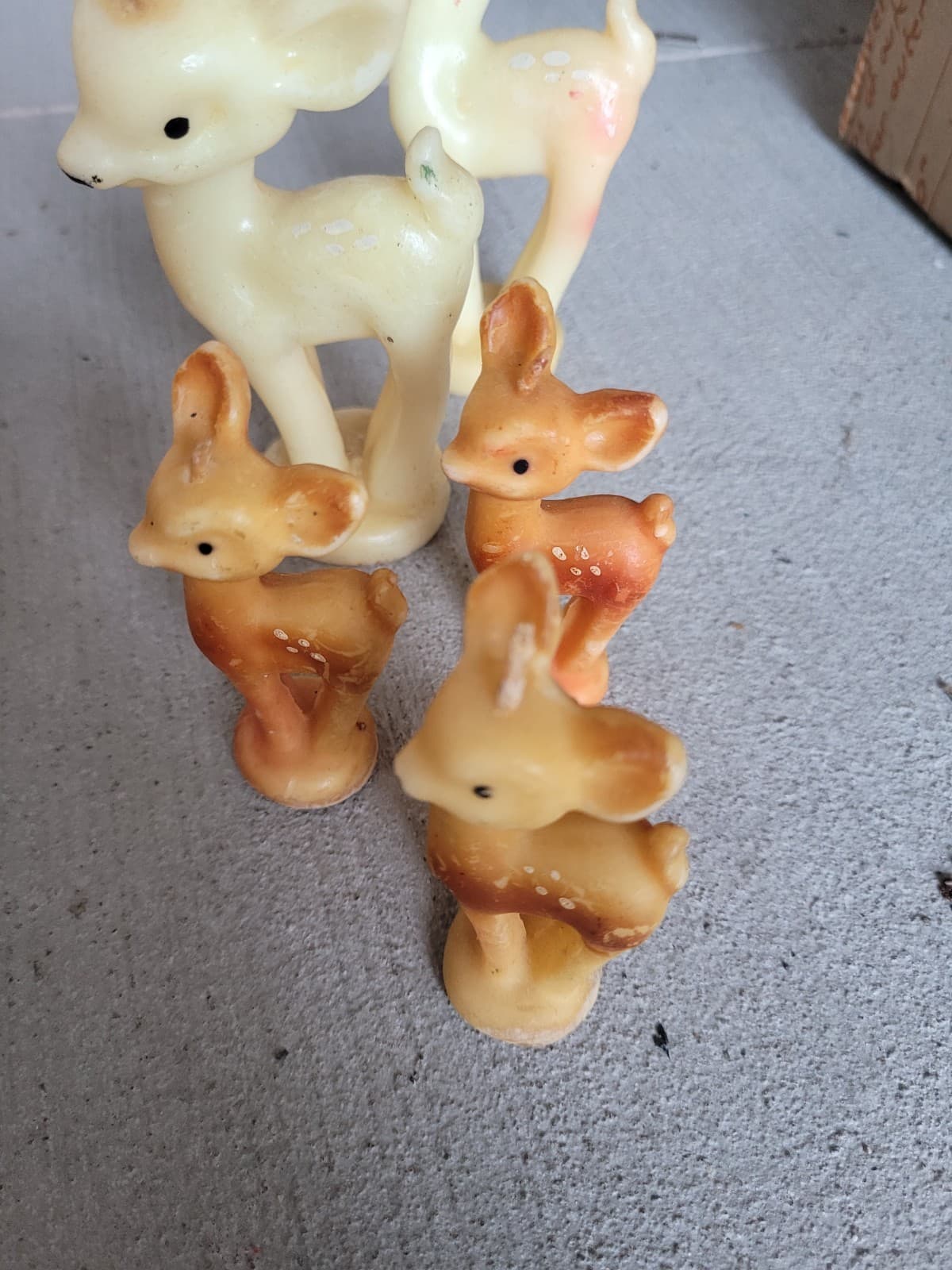 Vintage Deer Figurine Set – 5 Retro Fawn & Doe Figures