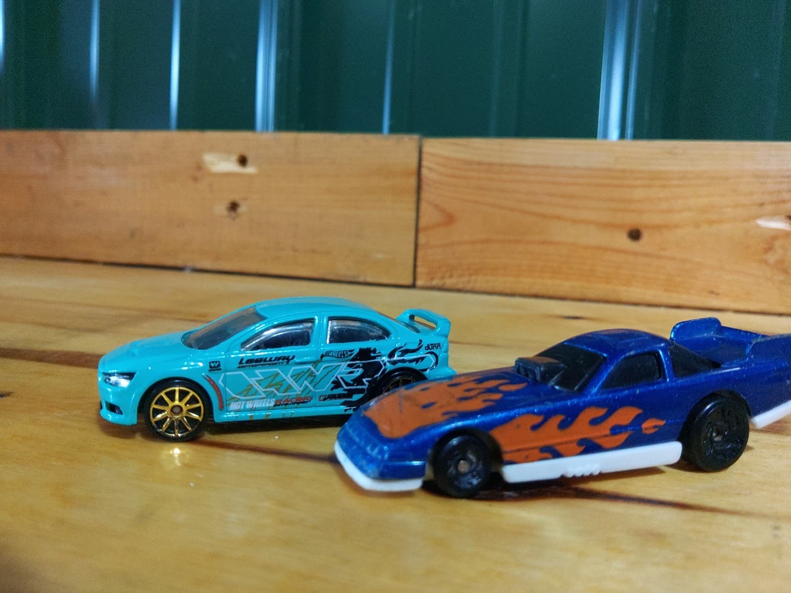 Hot Wheels & Matchbox Sports Car Collection – 5 Die-Cast Cars - Thumbnail 5