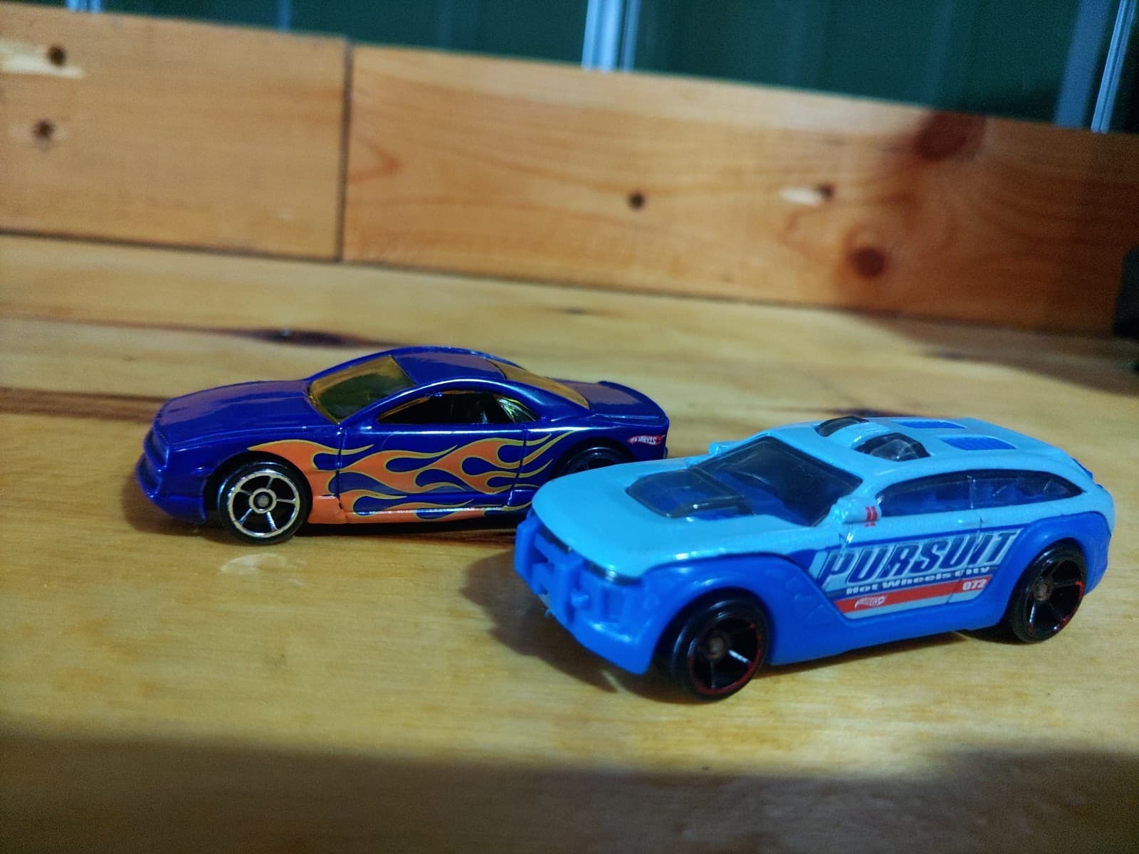 Hot Wheels & Matchbox Sports Car Collection – 5 Die-Cast Cars - Thumbnail 6