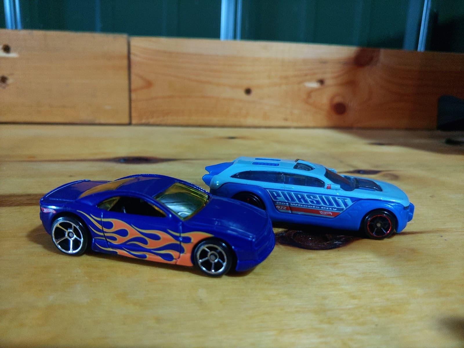 Hot Wheels & Matchbox Sports Car Collection – 5 Die-Cast Cars - Thumbnail 4