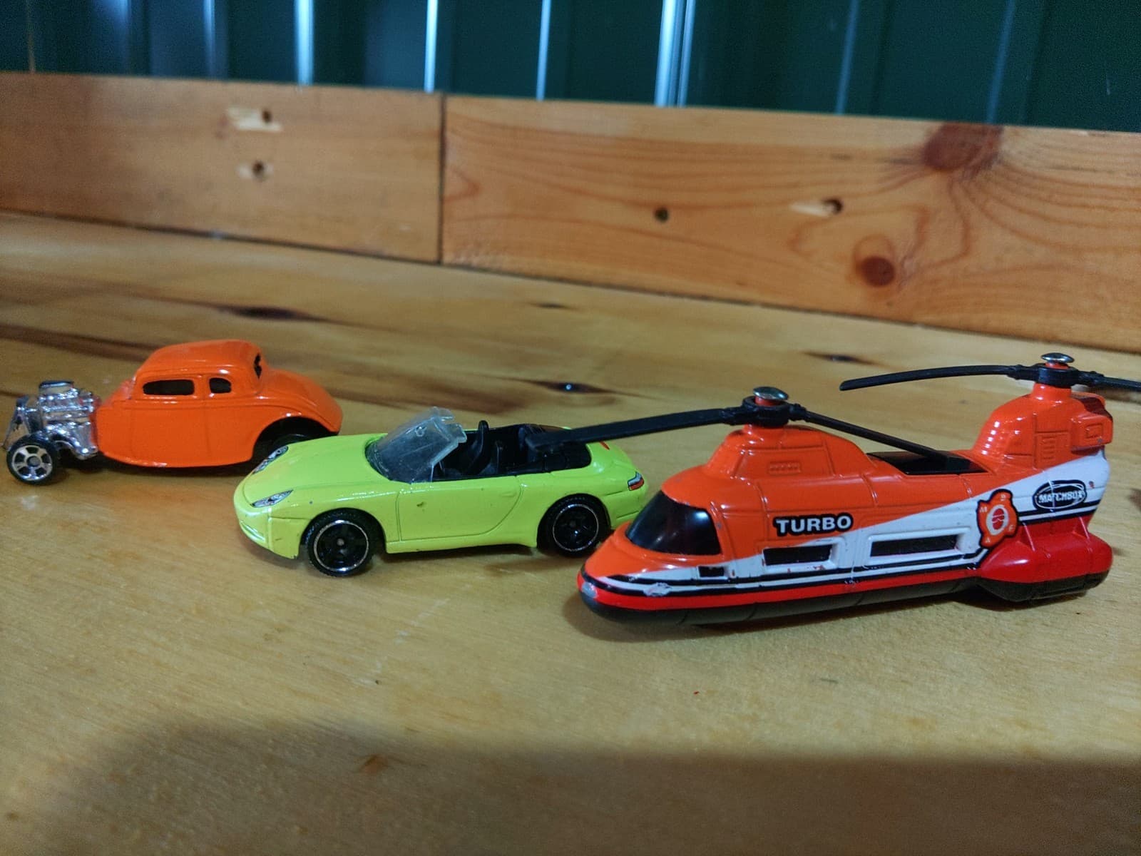 Hot Wheels Fantasy Car Lot – 6 Die-Cast Cars (Mixed Designs) - Thumbnail 5