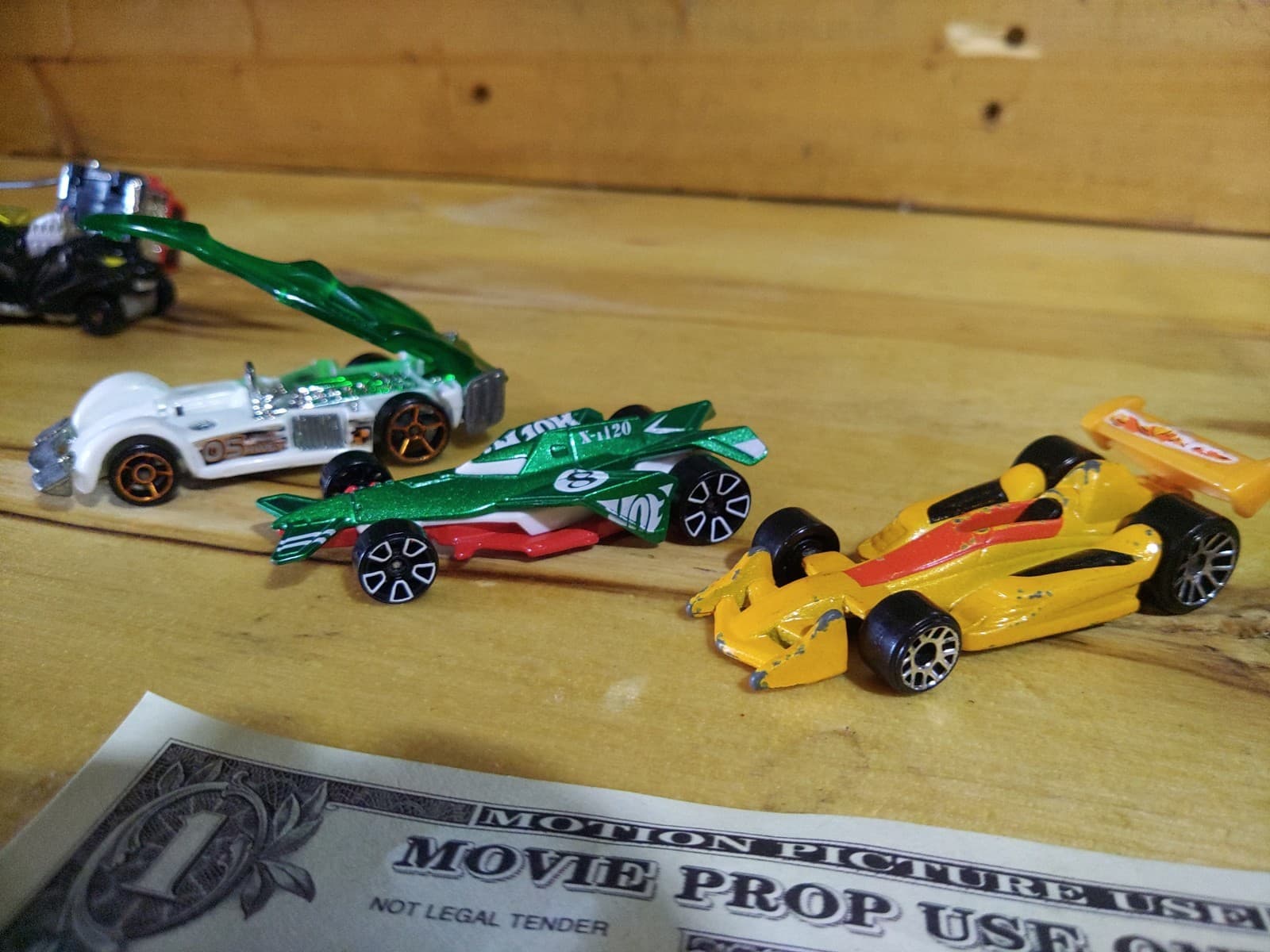 Hot Wheels Fantasy & Race Car Lot – 6 Die-Cast Cars - Thumbnail 5
