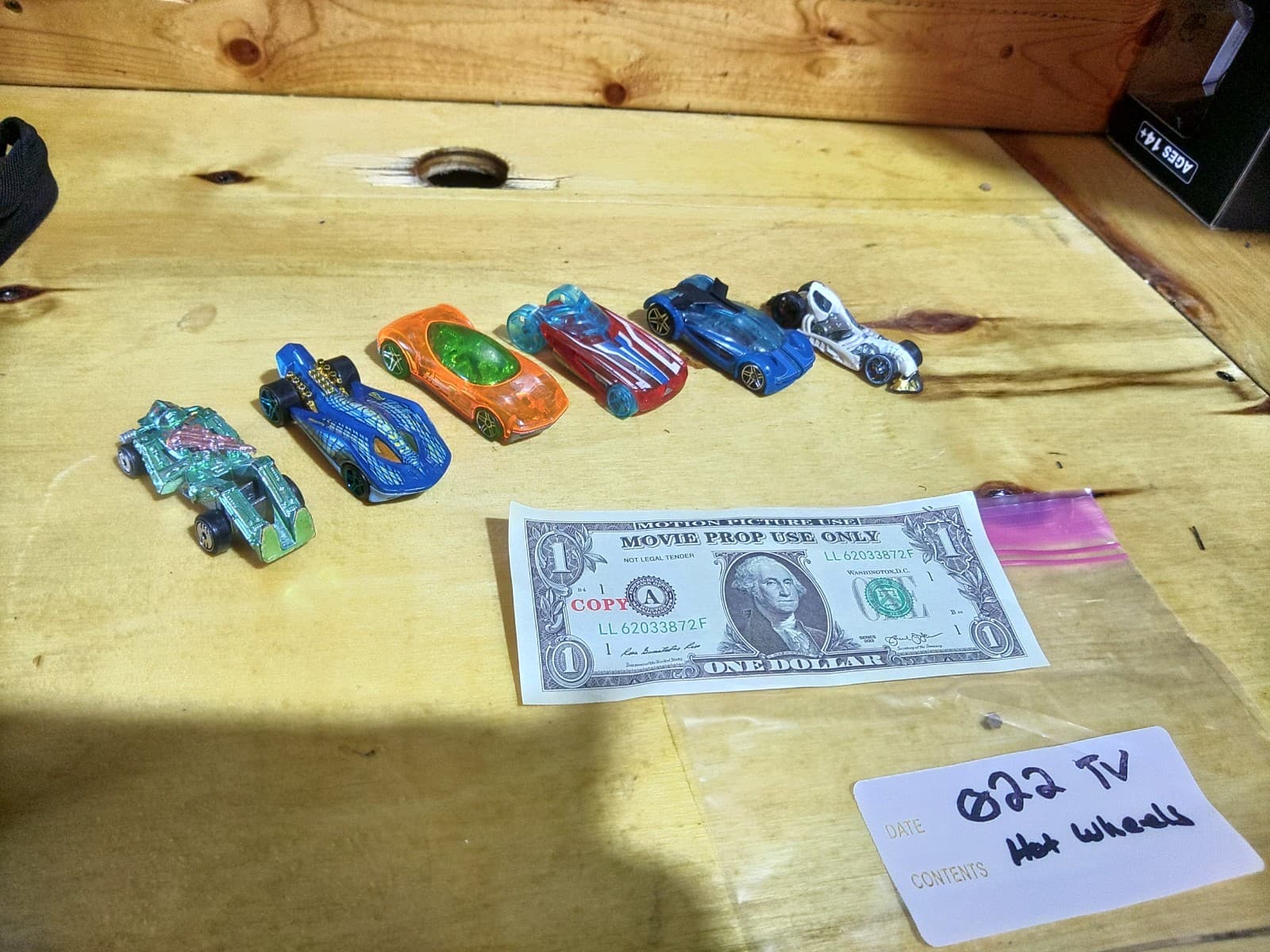 Hot Wheels Fantasy Car Lot – 6 Die-Cast Cars (Mixed Designs) - Thumbnail 2