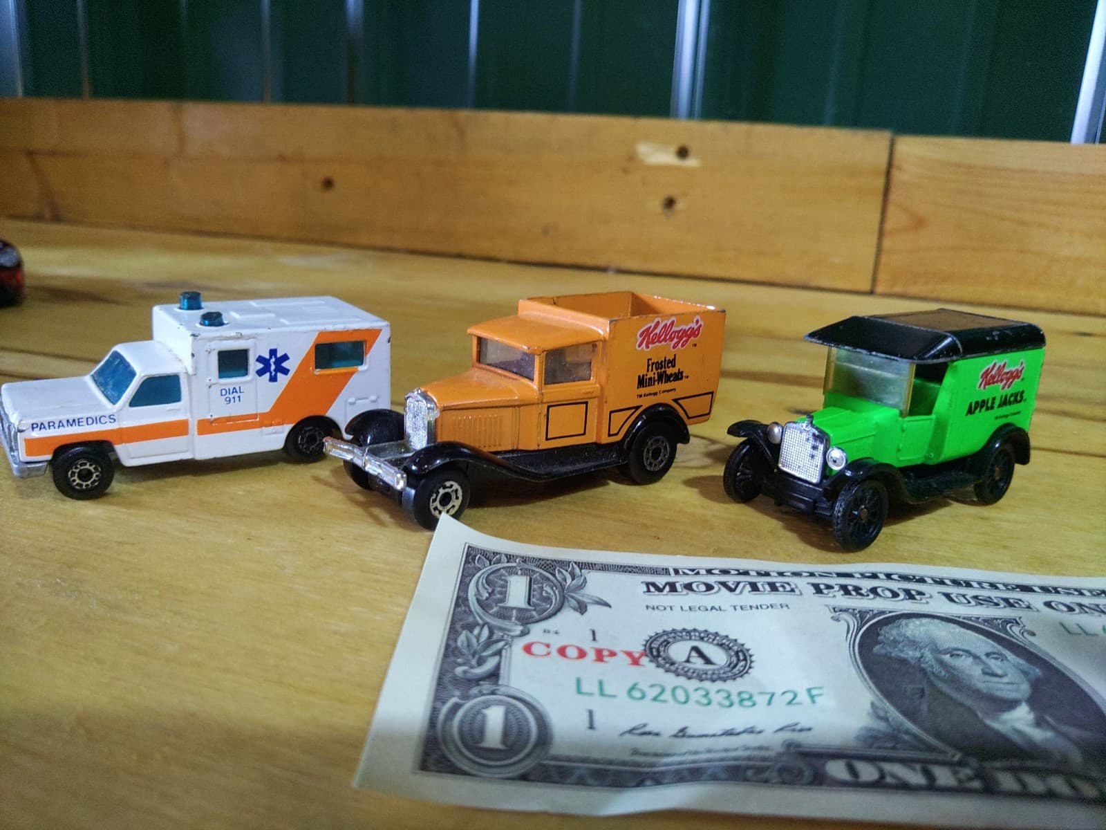 Hot Wheels Fantasy Car Lot – 6 Die-Cast Cars (Mixed Designs) - Thumbnail 6