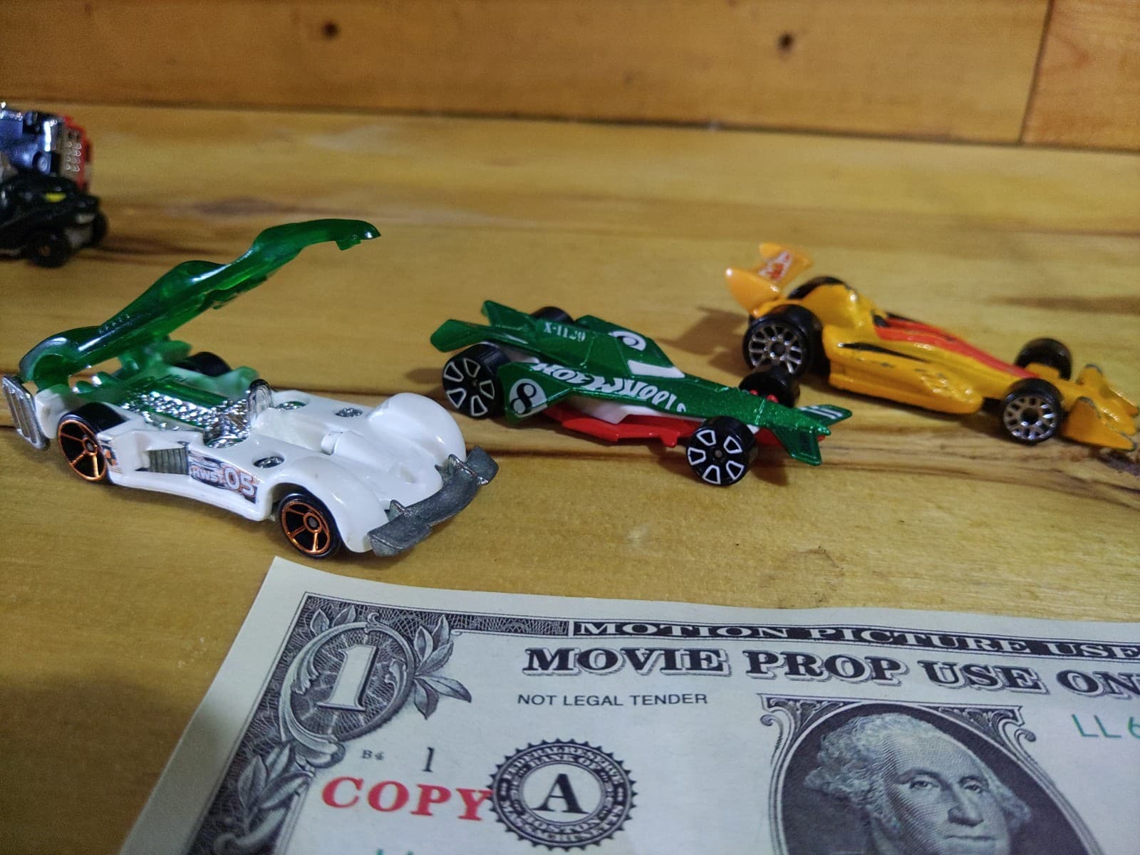Hot Wheels Fantasy & Race Car Lot – 6 Die-Cast Cars - Thumbnail 3