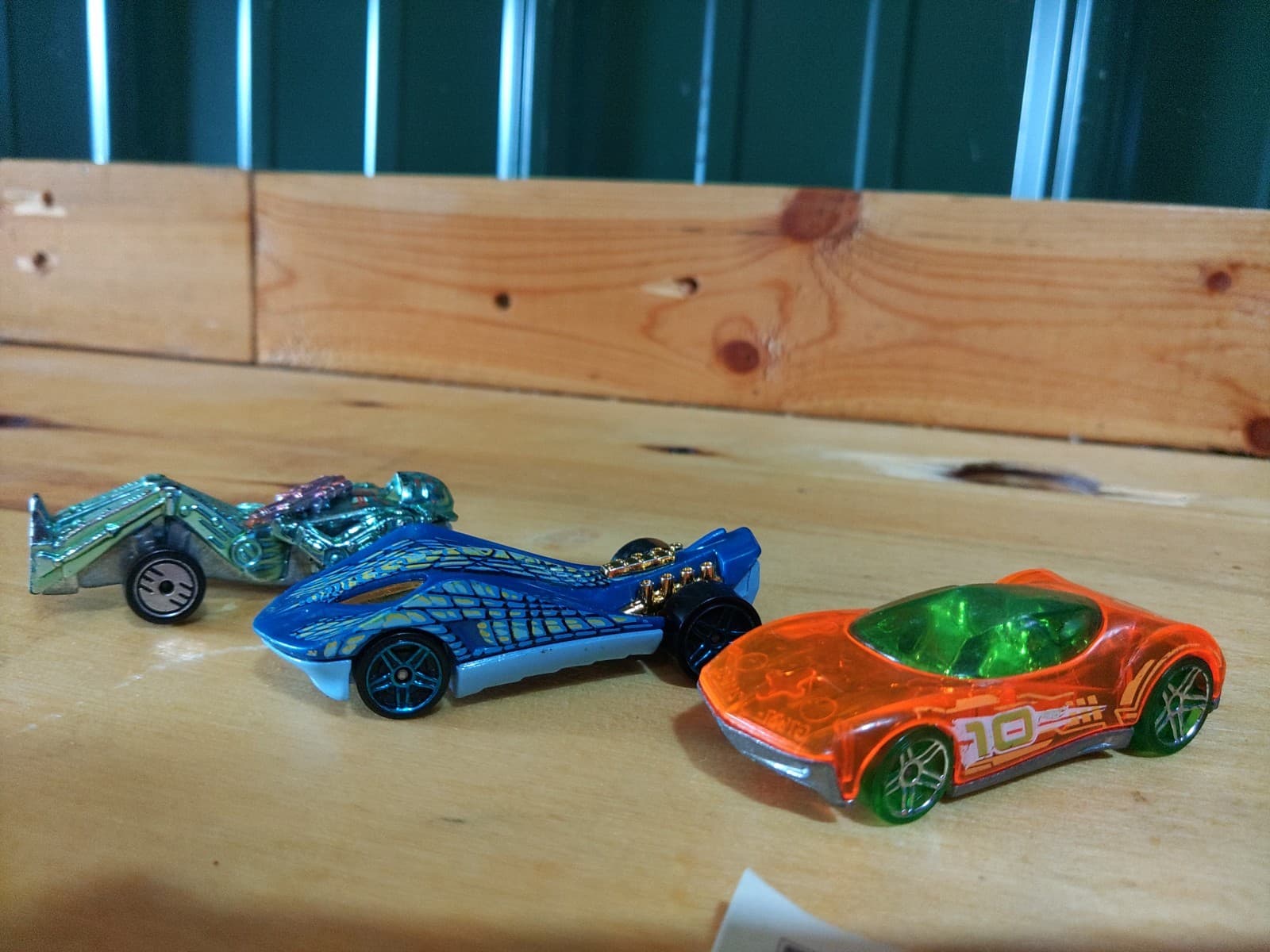 Hot Wheels Fantasy Car Lot – 6 Die-Cast Cars (Mixed Designs) - Thumbnail 6