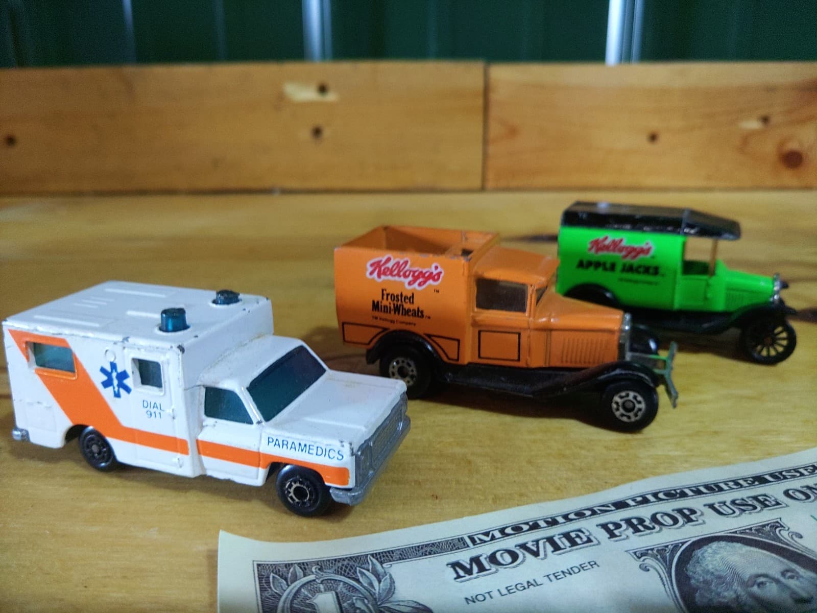 Hot Wheels Fantasy Car Lot – 6 Die-Cast Cars (Mixed Designs) - Thumbnail 3
