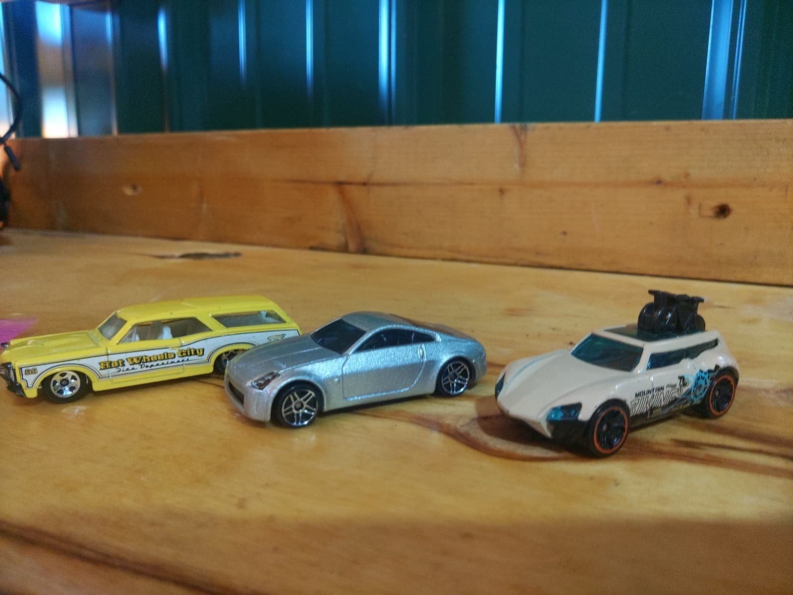 Hot Wheels Die-Cast Car Lot – 6 Cars | Nissan 350Z, NASCAR, Hulk Van & More - Thumbnail 6