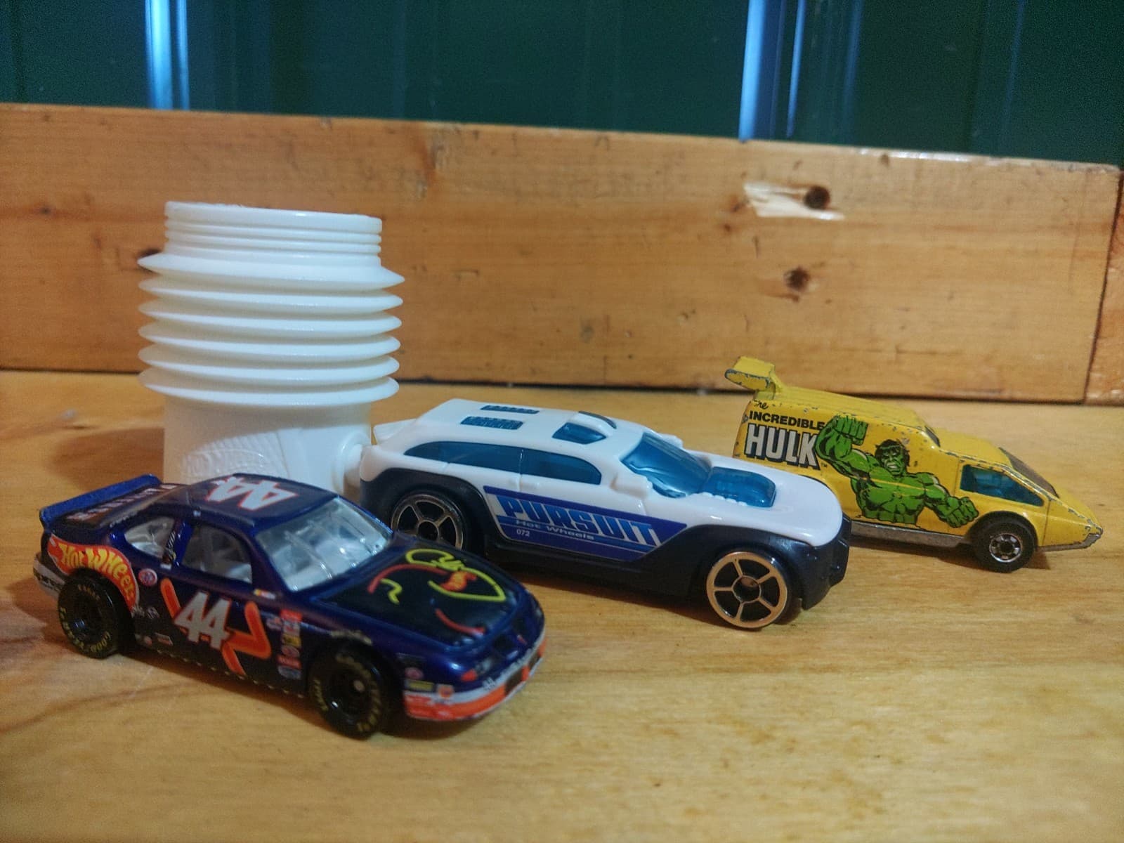 Hot Wheels Die-Cast Car Lot – 6 Cars | Nissan 350Z, NASCAR, Hulk Van & More - Thumbnail 4