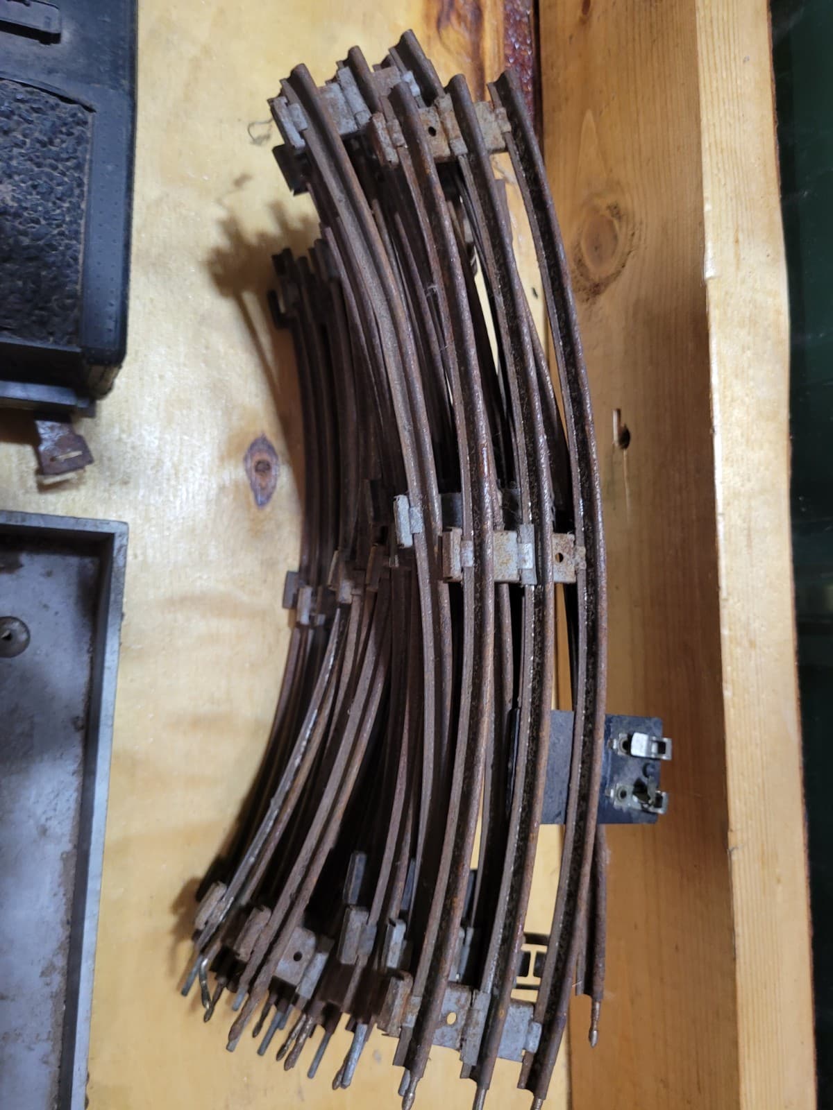 Vintage Marx New York Central Electric Train Set w/ Track, Transformers & Cars - Thumbnail 6
