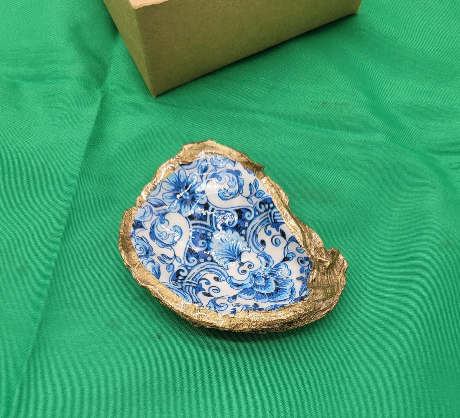 Grit & Grace Decorative Oyster Shell Trinket Dish Blue Floral Gold Trim Gift Box - Thumbnail 3
