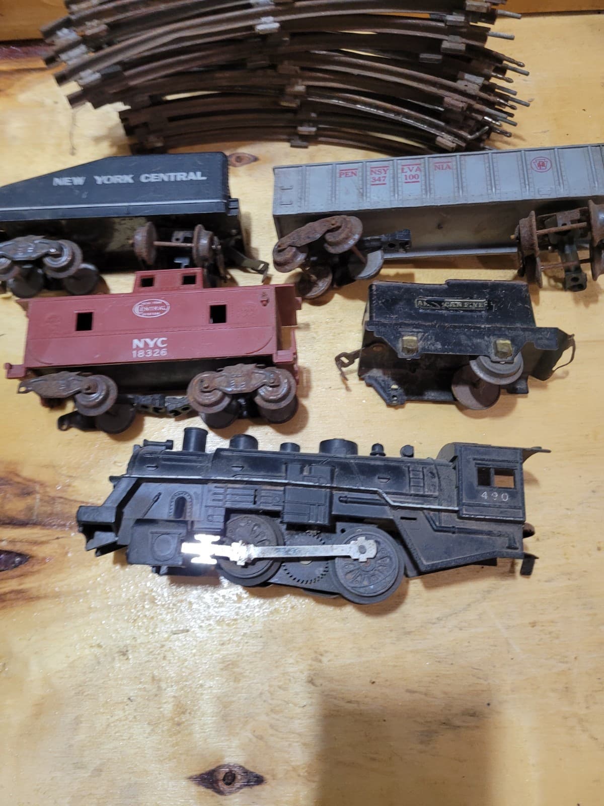 Vintage Marx New York Central Electric Train Set w/ Track, Transformers & Cars - Thumbnail 7