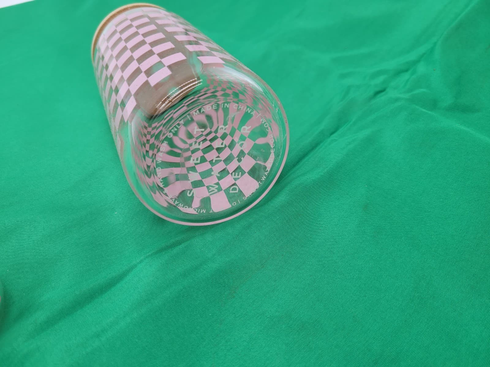 Pink Checkered Glass Tumbler Set w/ Bamboo Lids & Straw Hole Cups 2pc - Thumbnail 3
