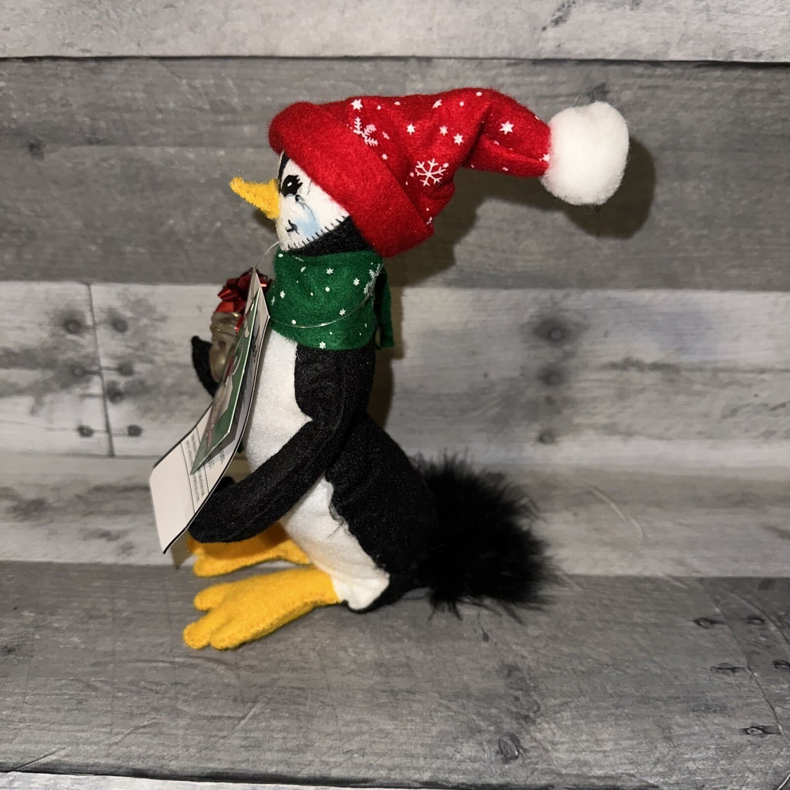 Annalee Dolls Christmas Collection – Cool Gift Penguin 7" 968307 2007 - Thumbnail 4
