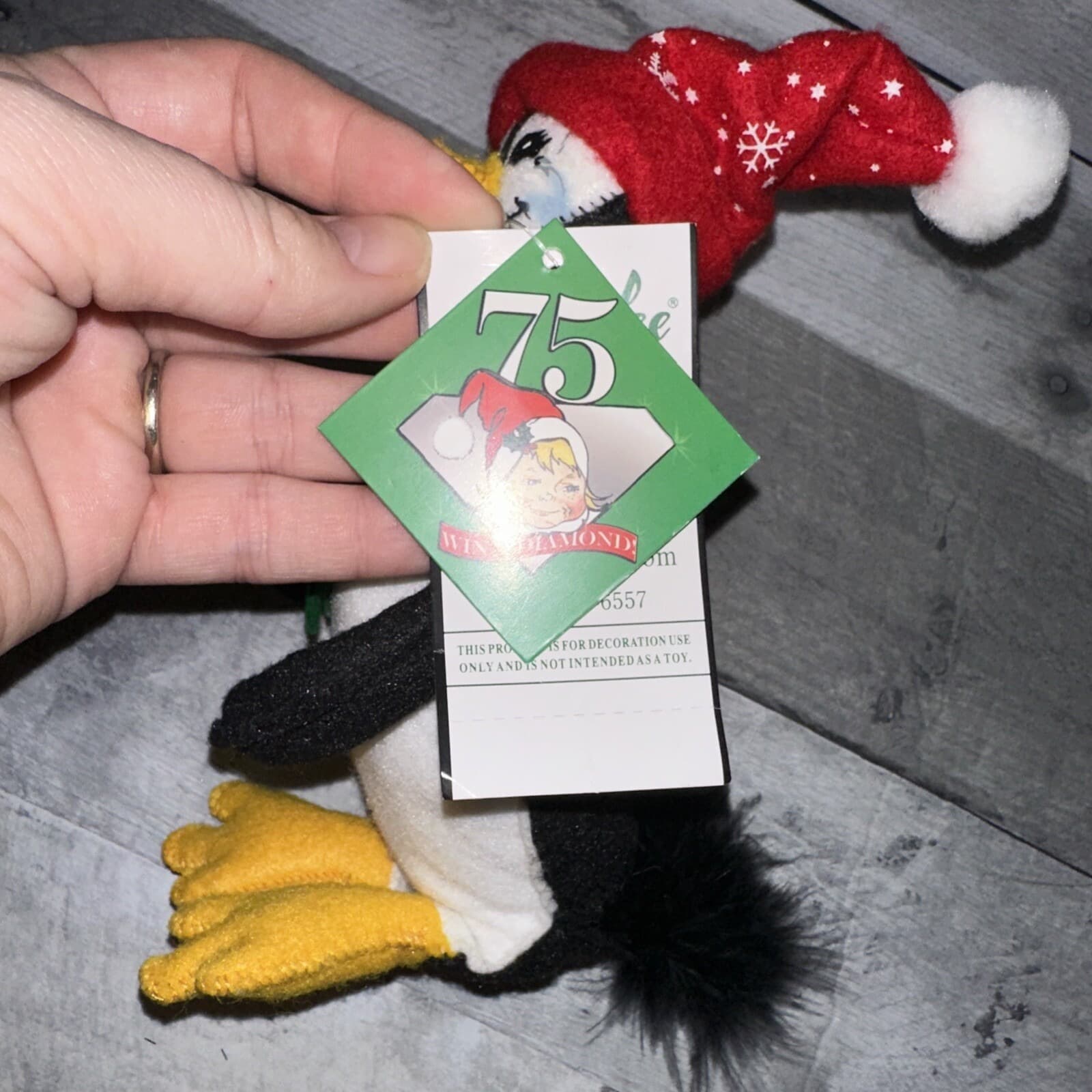 Annalee Dolls Christmas Collection – Cool Gift Penguin 7" 968307 2007 - Thumbnail 8