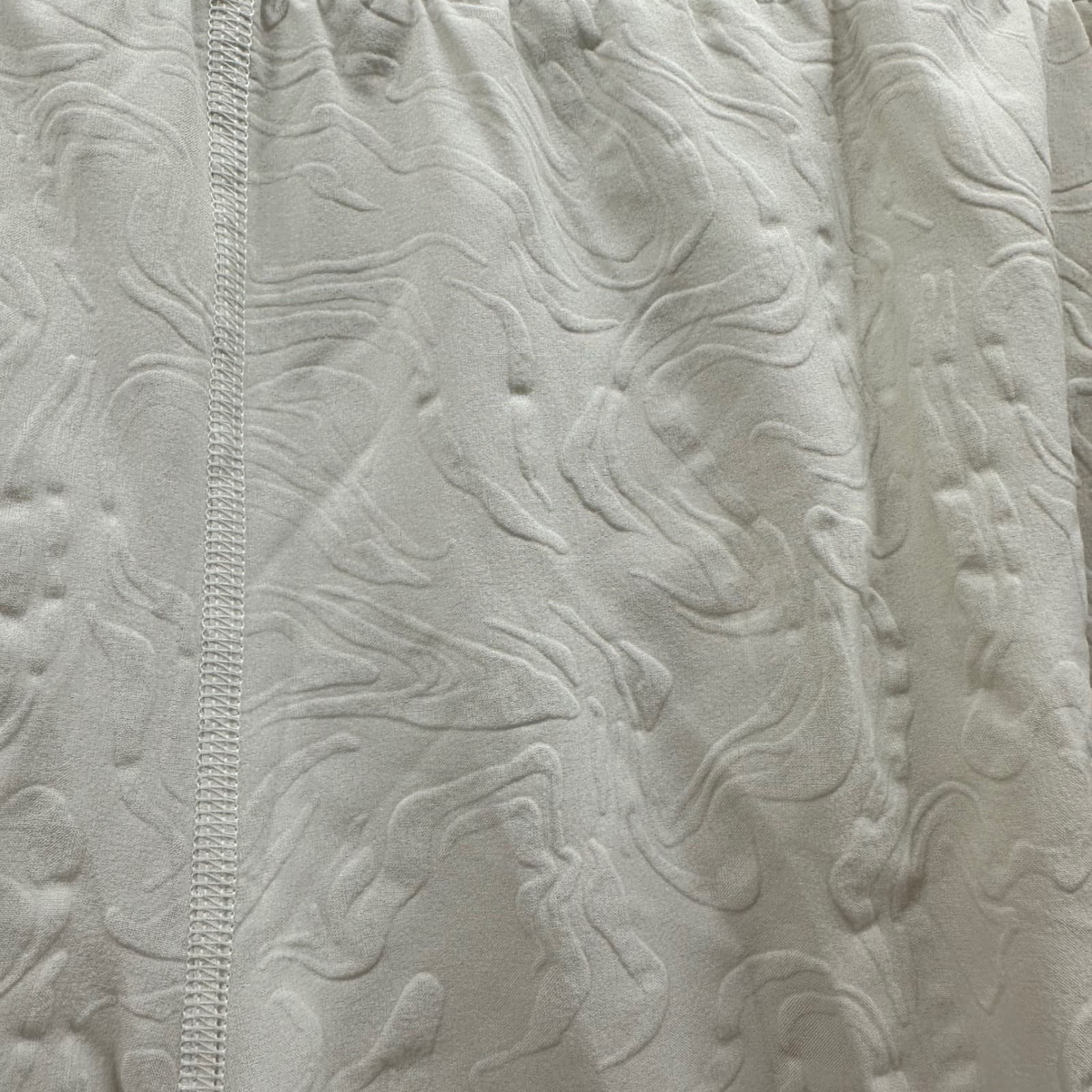 Lululemon Fast And Free High-Rise Short 2" Airflow in Emboss Bone Size 12 - Thumbnail 2