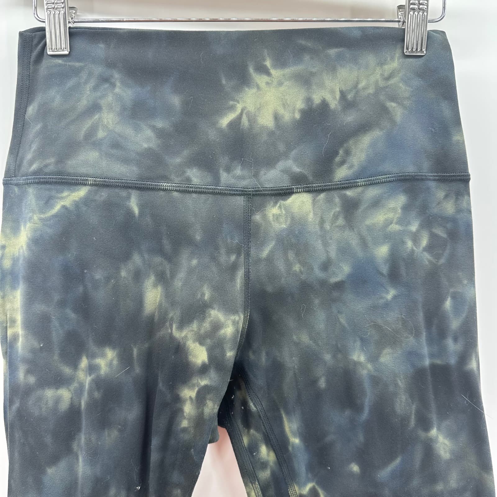 Lululemon Align Crop 21" Diamond Dye Graphite Grey Bronze Green in Size 8 - Thumbnail 2