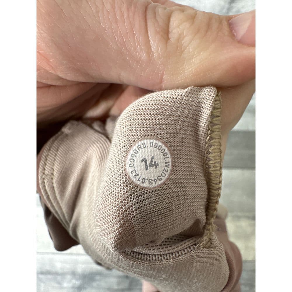 Lululemon Lab Nulu Cross-Back Yoga Bra in Twilight Rose Sz 14 - Thumbnail 5