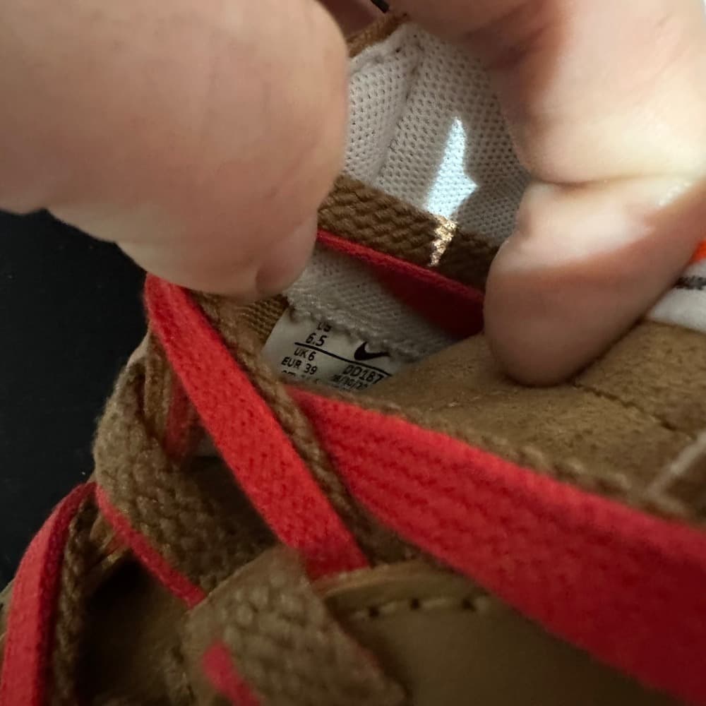 Nike Blazer Low/Sacai LT British Tan/University Red Men's‎ 6.5 Women's 8 - Thumbnail 7
