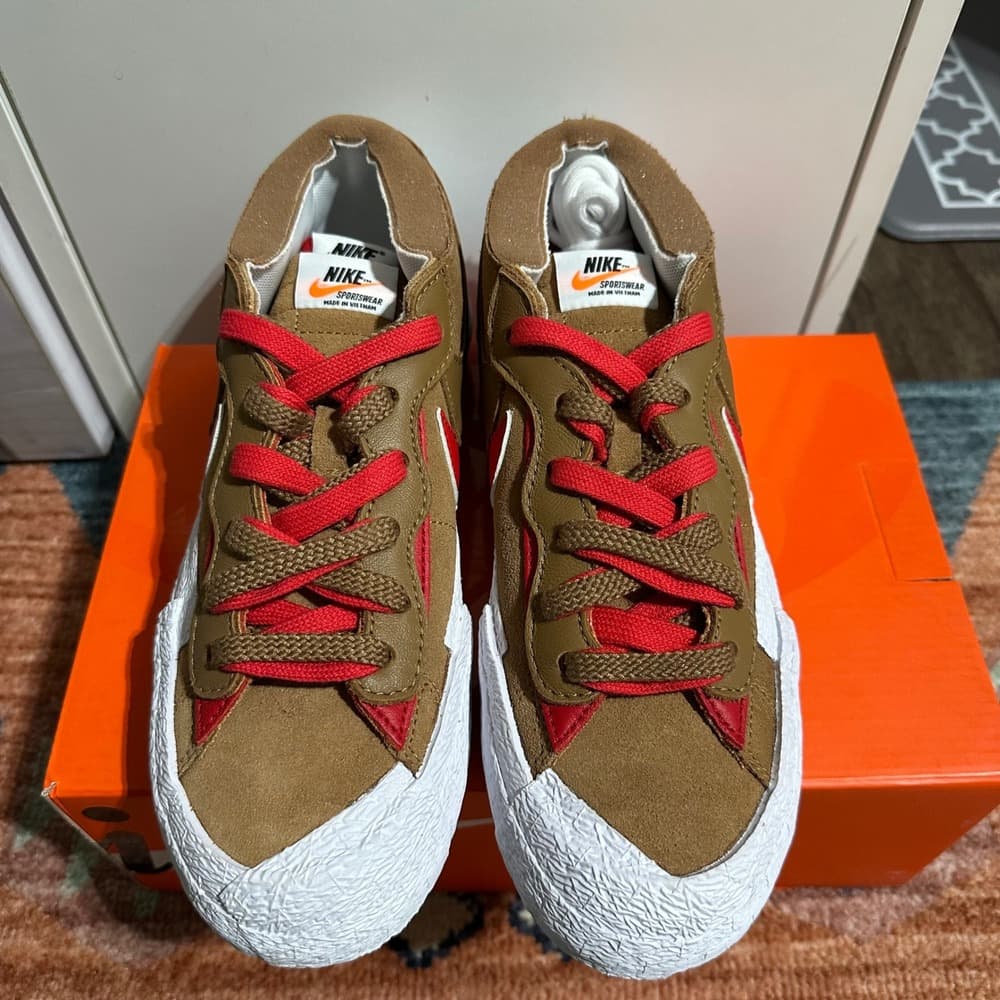 Nike Blazer Low/Sacai LT British Tan/University Red Men's‎ 6.5 Women's 8 - Thumbnail 2
