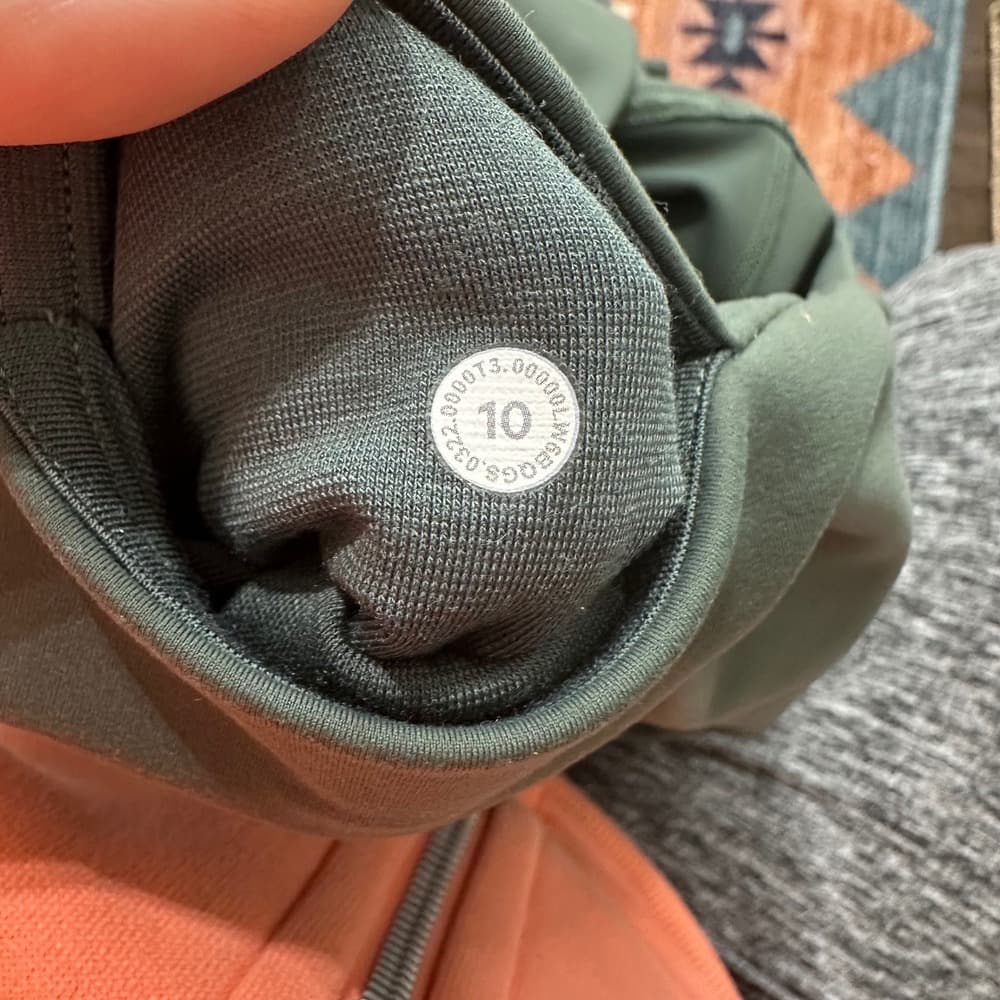 Lululemon Instill High-Rise Crop 23" in Smoked Spruce‎ Sz 10 - Thumbnail 6