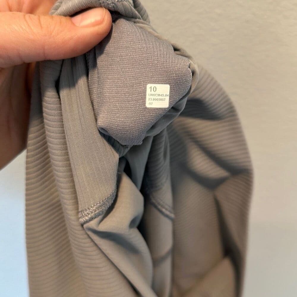 Lululemon Align‎ Ribbed High-Rise Crop 23" in Rhino Grey Sz 10 - Thumbnail 5