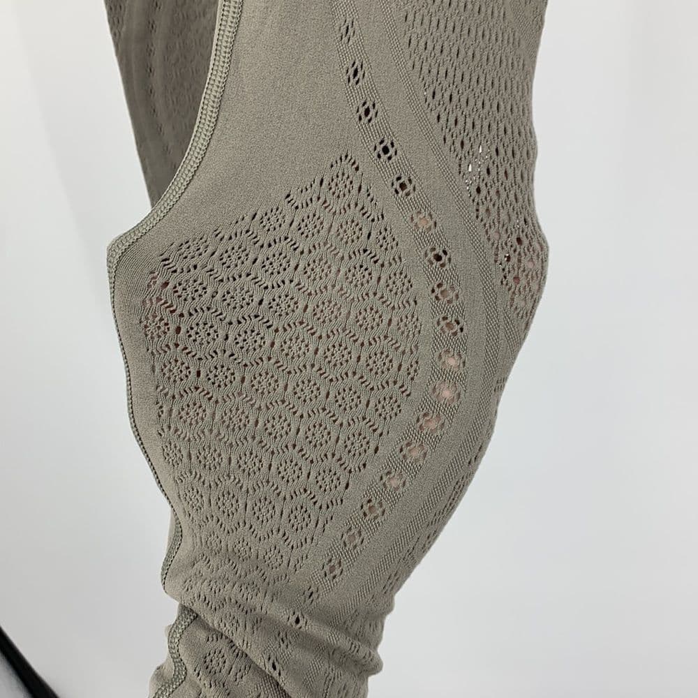 Lululemon Reveal Tight Mindful Motion in‎ Carbon Dust Sz 4 - Thumbnail 5