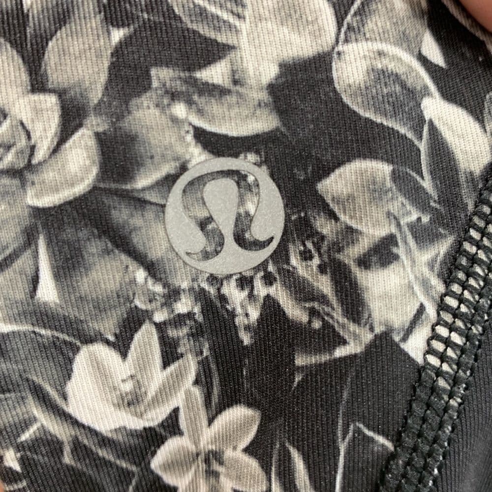 Lululemon Run Inspire II Flowabunga Luxtreme Crops Black &‎ White Floral Sz 4 - Thumbnail 7