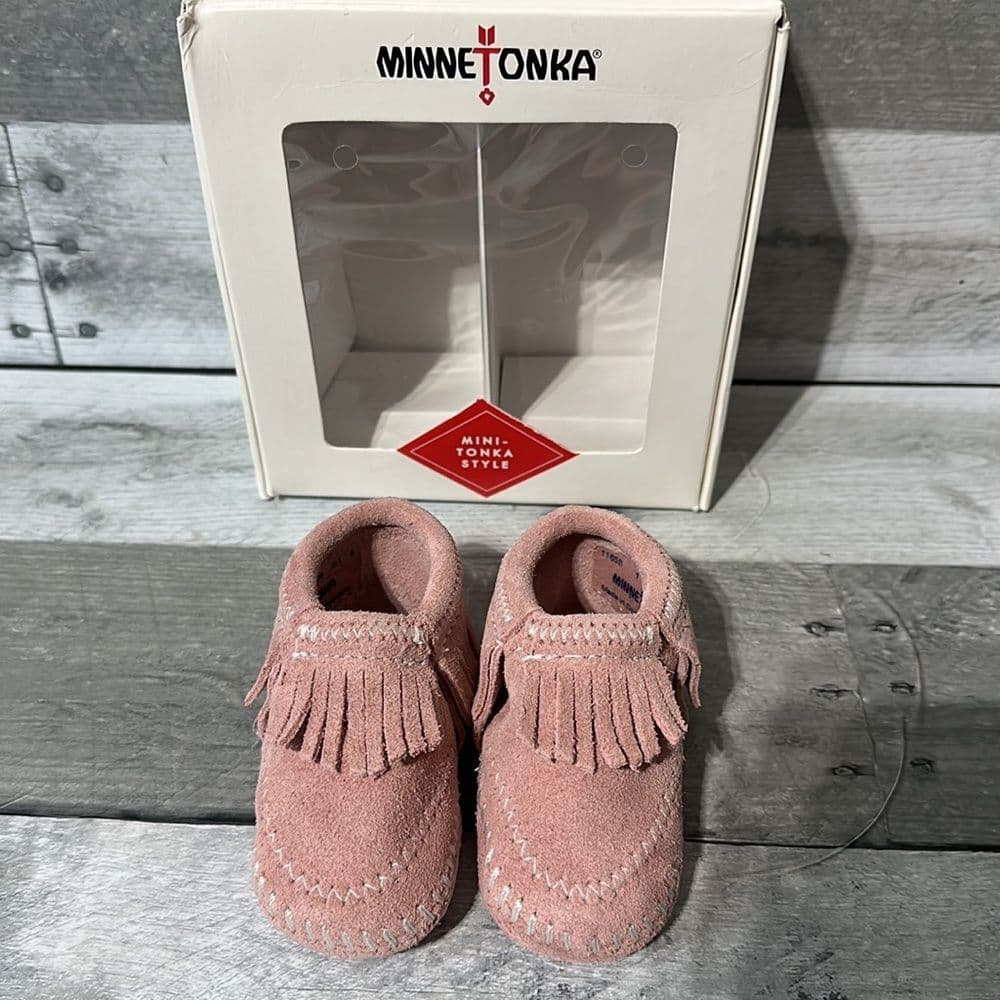 Minnetonka Mini-Tonka Style Pink Suede Moccasins‎ Size 1 (3-6m) - Thumbnail 3