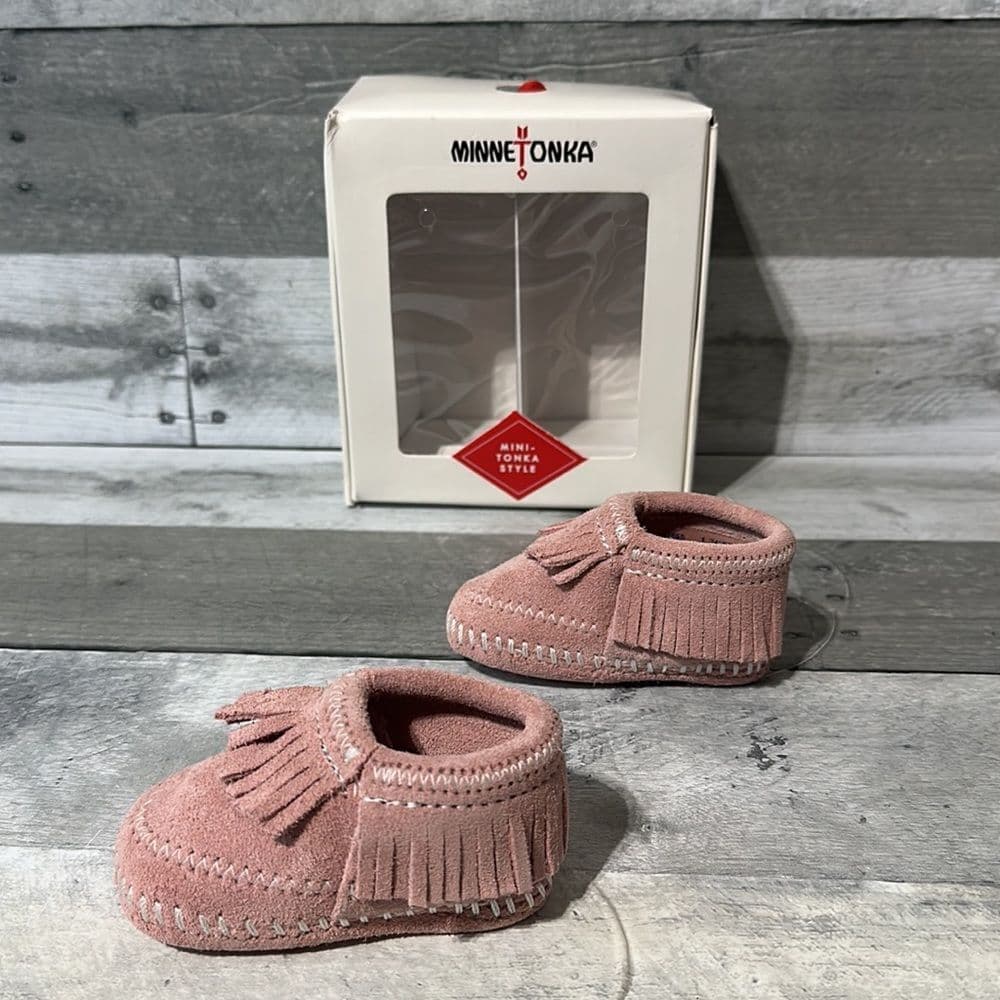 Minnetonka Mini-Tonka Style Pink Suede Moccasins‎ Size 1 (3-6m) - Thumbnail 6