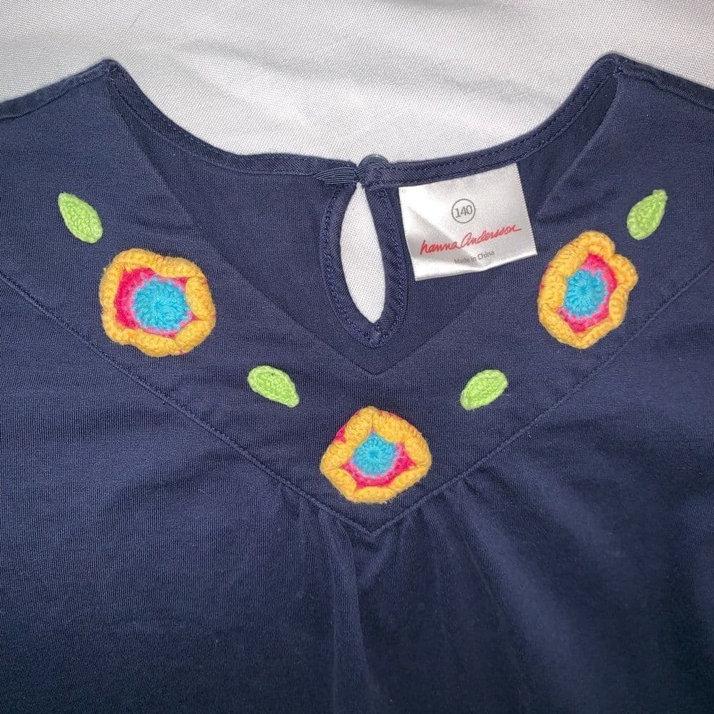 Hanna Andersson Dress‎ With Crochet Flower Neckline - Thumbnail 2