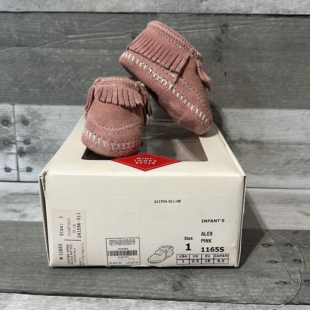 Minnetonka Mini-Tonka Style Pink Suede Moccasins‎ Size 1 (3-6m) - Thumbnail 2