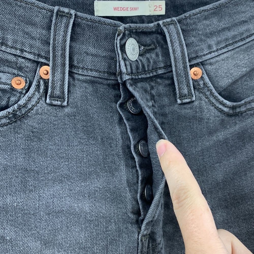 Levi’s Wedgie Skinny‎ Black Denim Sz 25 - Thumbnail 6
