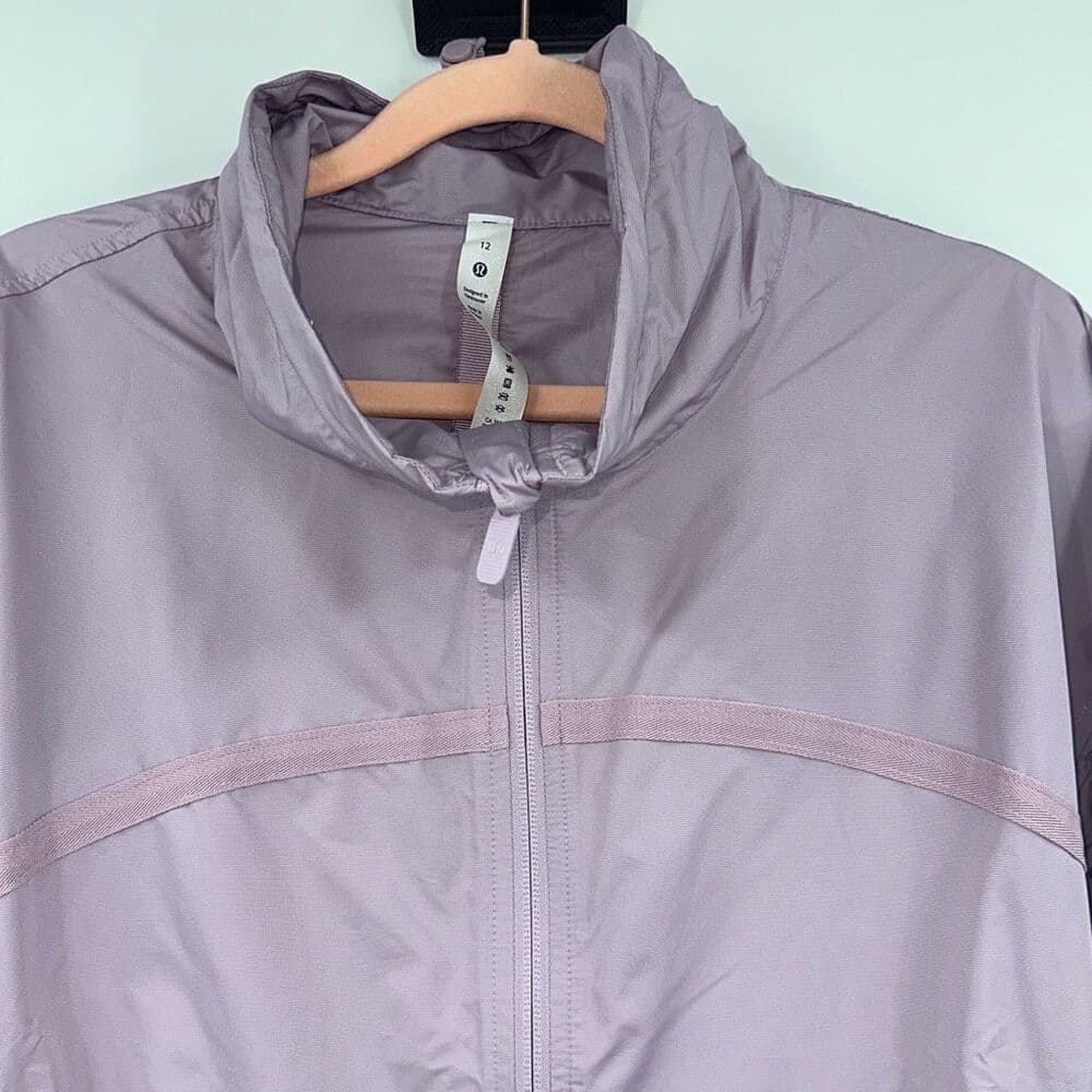 Lululemon Lightweight Cropped Track Jacket in‎ Dusty Rose Sz 12 - Thumbnail 2