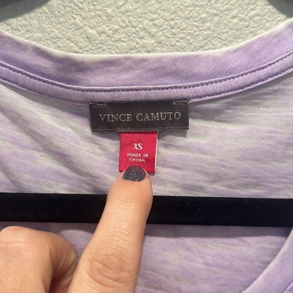 Vince Camuto Purple Butnout‎ Tee NWT Sz XS - Thumbnail 2