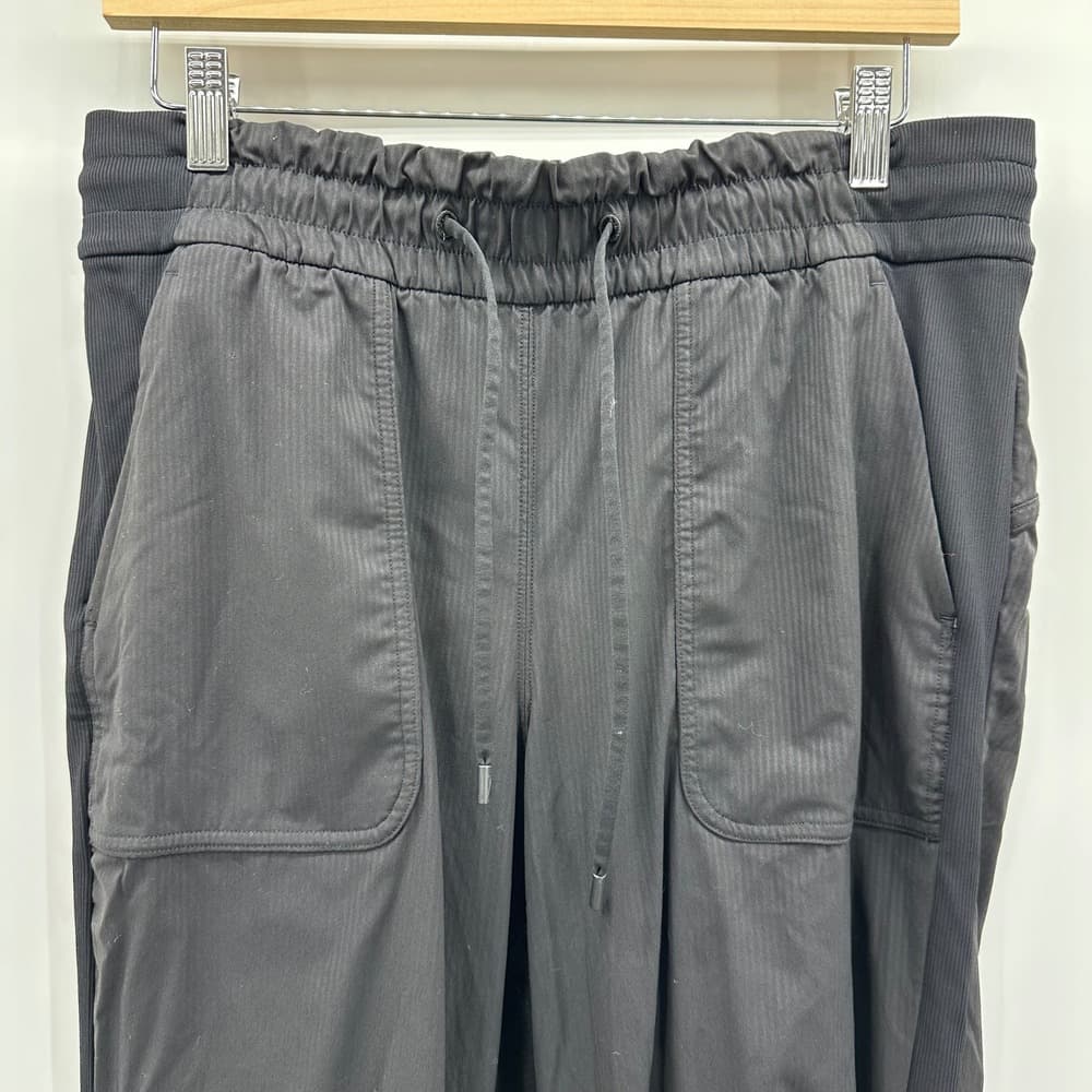 Lululemon Beyond the Studio Joggers‎ in Black Size 10 - Thumbnail 2