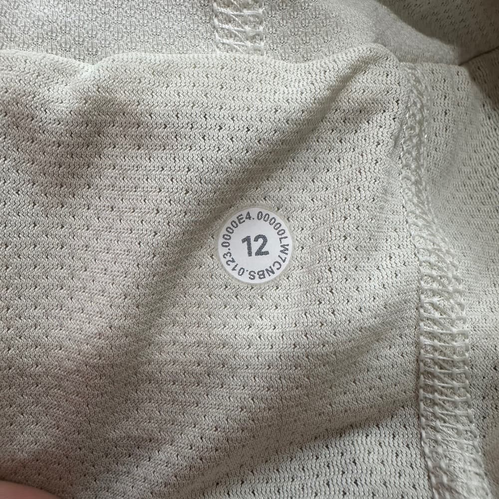 Lululemon Fast And Free High-Rise Short‎ 2" Airflow in Emboss Bone Size 12 - Thumbnail 8