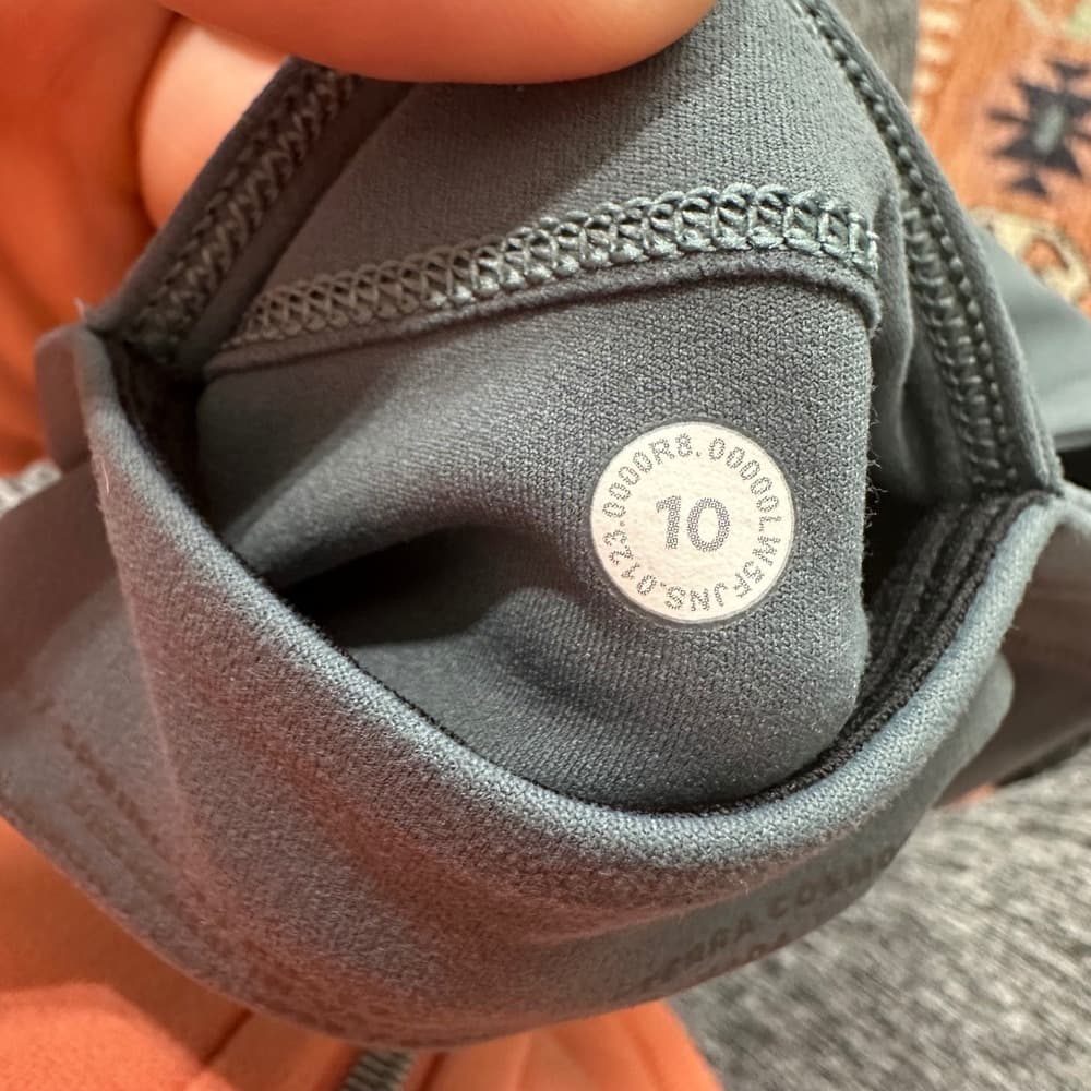 Lululemon Lab Nulu‎ Yoga Tight 25" in Sea Steel Size 10 - Thumbnail 5