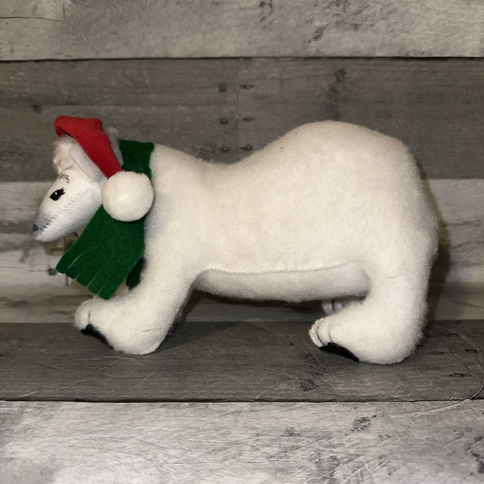 Annalee 2009 Polar Bear with Santa Hat 9" White Christmas Dolls 751209 - Thumbnail 2