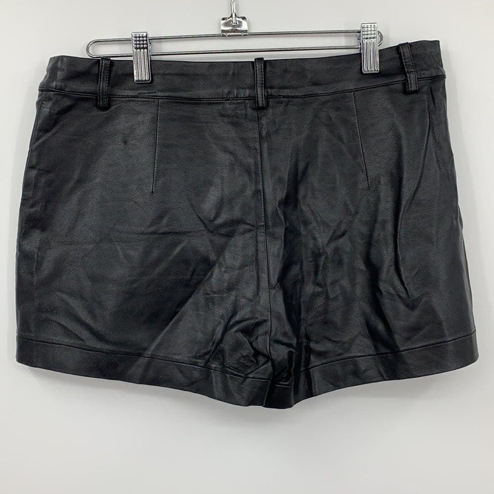 Staring at Stars Embroidered Shorts Sz 6 - Thumbnail 2