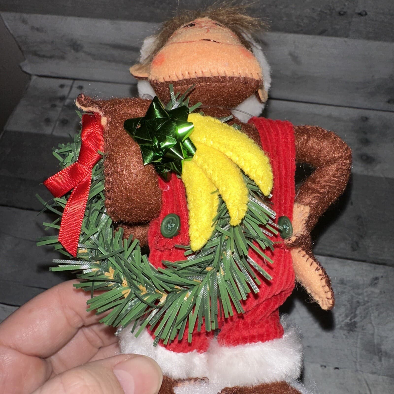 Annalee 7" Classic Santa Monkey in Overalls & Wreath of Bananas 2009 75030 New - Thumbnail 6