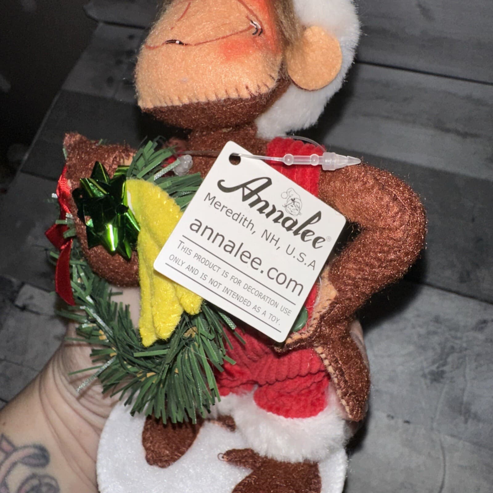 Annalee 7" Classic Santa Monkey in Overalls & Wreath of Bananas 2009 75030 New - Thumbnail 10