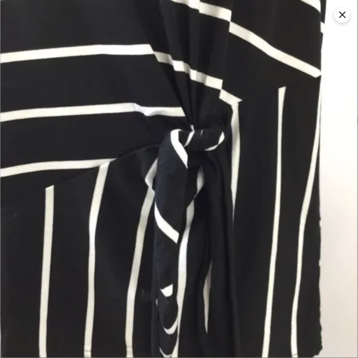 Thyme & Honey Black White Striped Sleeveless Top Size M Lace Shoulders Tie Hem - Thumbnail 8