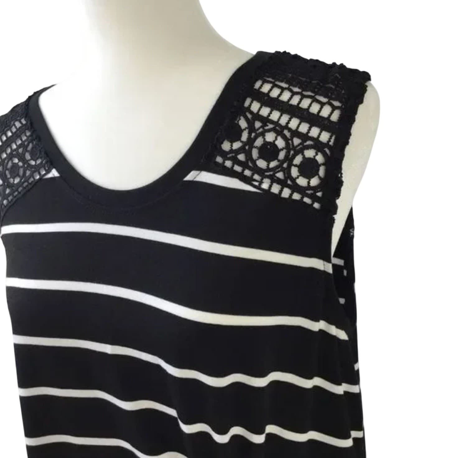 Thyme & Honey Black White Striped Sleeveless Top Size M Lace Shoulders Tie Hem - Thumbnail 9