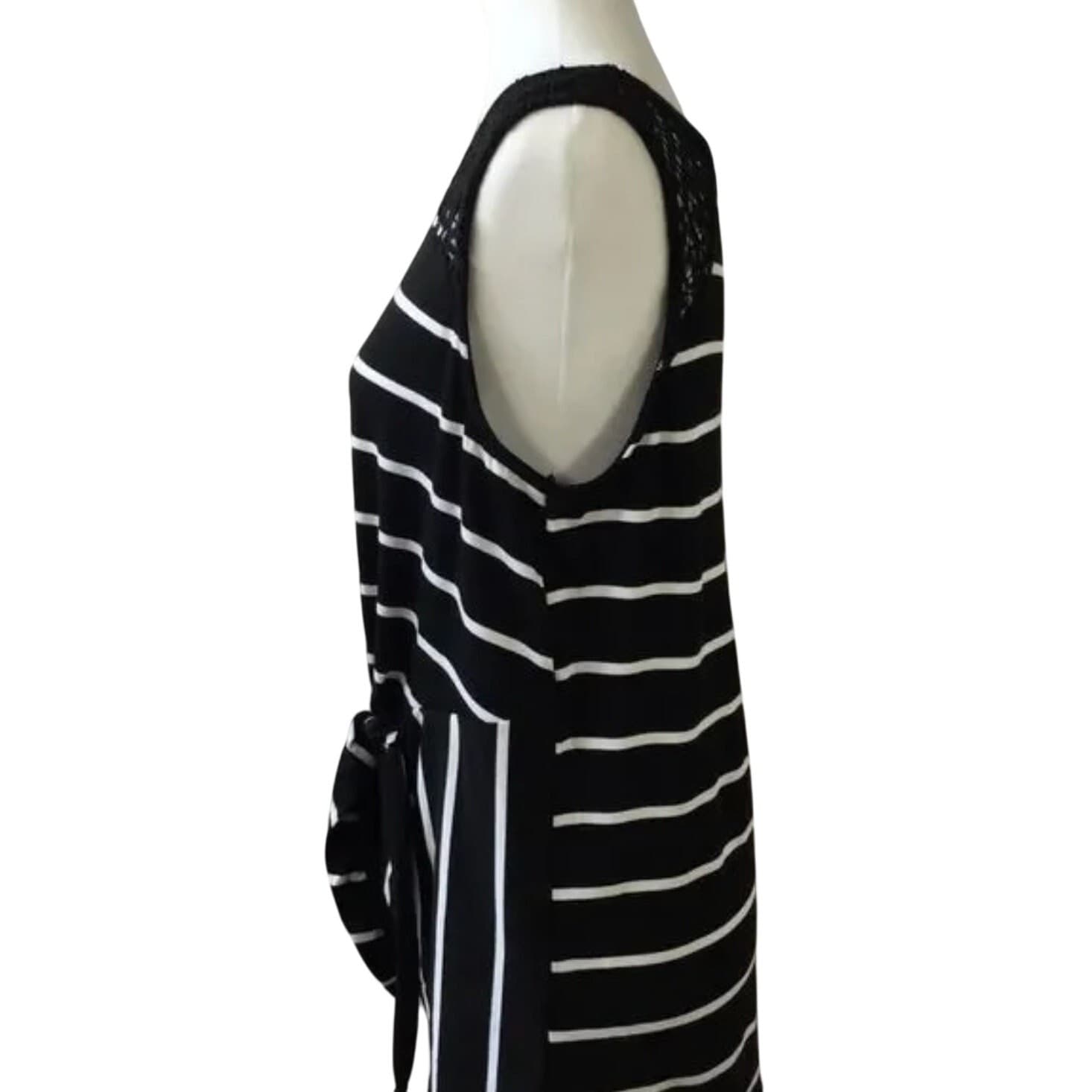 Thyme & Honey Black White Striped Sleeveless Top Size M Lace Shoulders Tie Hem - Thumbnail 7