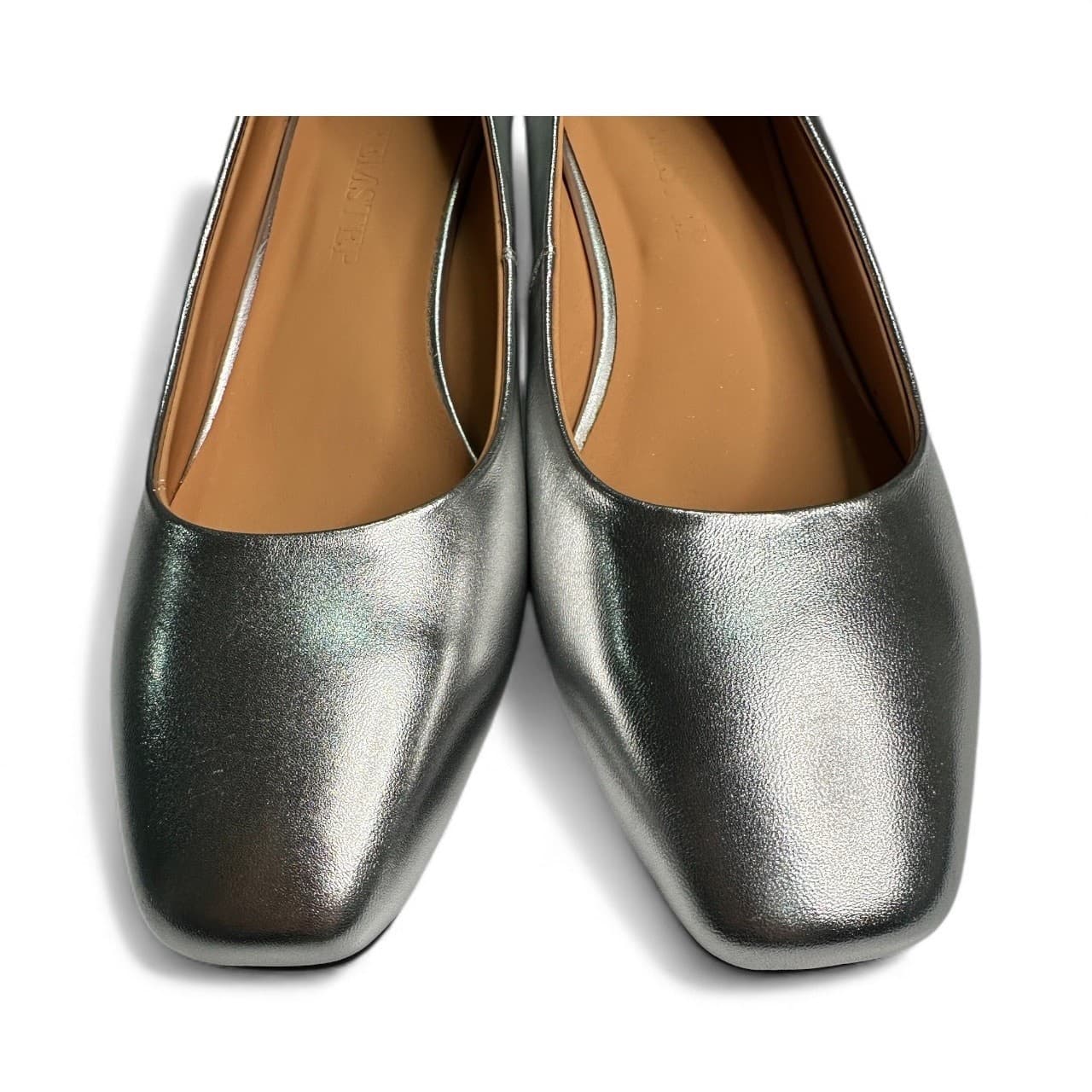 Women’s Silver Leather Pumps Square Toe Chunky Low Heel Comfort Size 9.5 - Thumbnail 5
