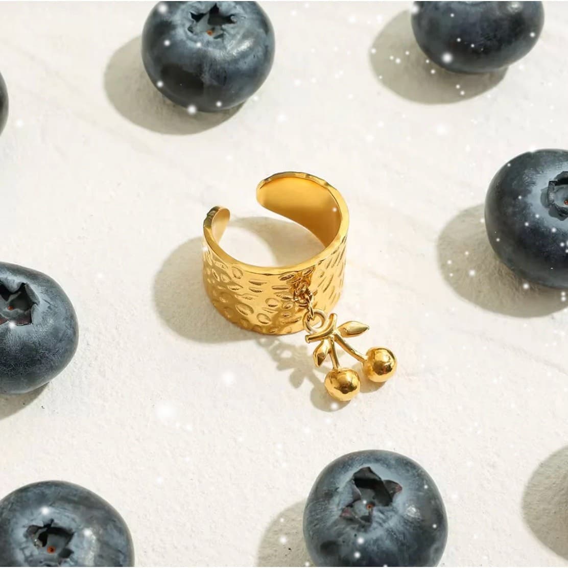 18K Gold Plated Open Ring Hammered Geometric Cherry Pendant Stainless Steel - Thumbnail 2