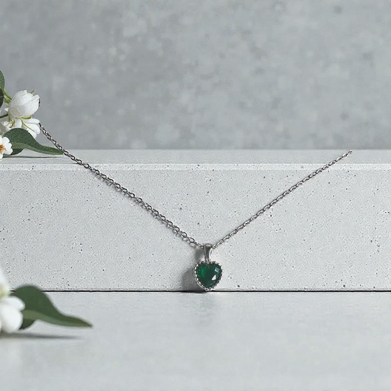 Elegant Green Heart Pendant Necklace – Silver Tone – Adjustable 16” + 2” - Thumbnail 3