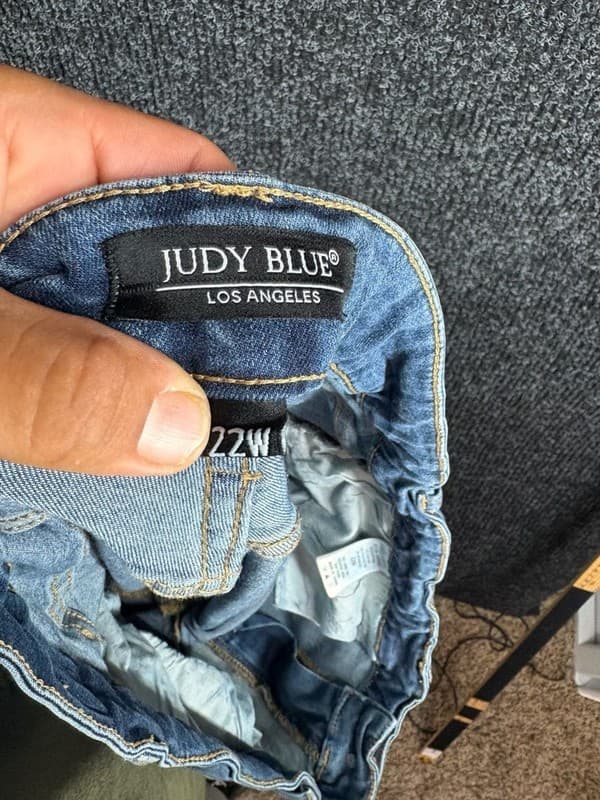 Judy Blue Los Angeles Light Washed Skinny Jeans - Thumbnail 2